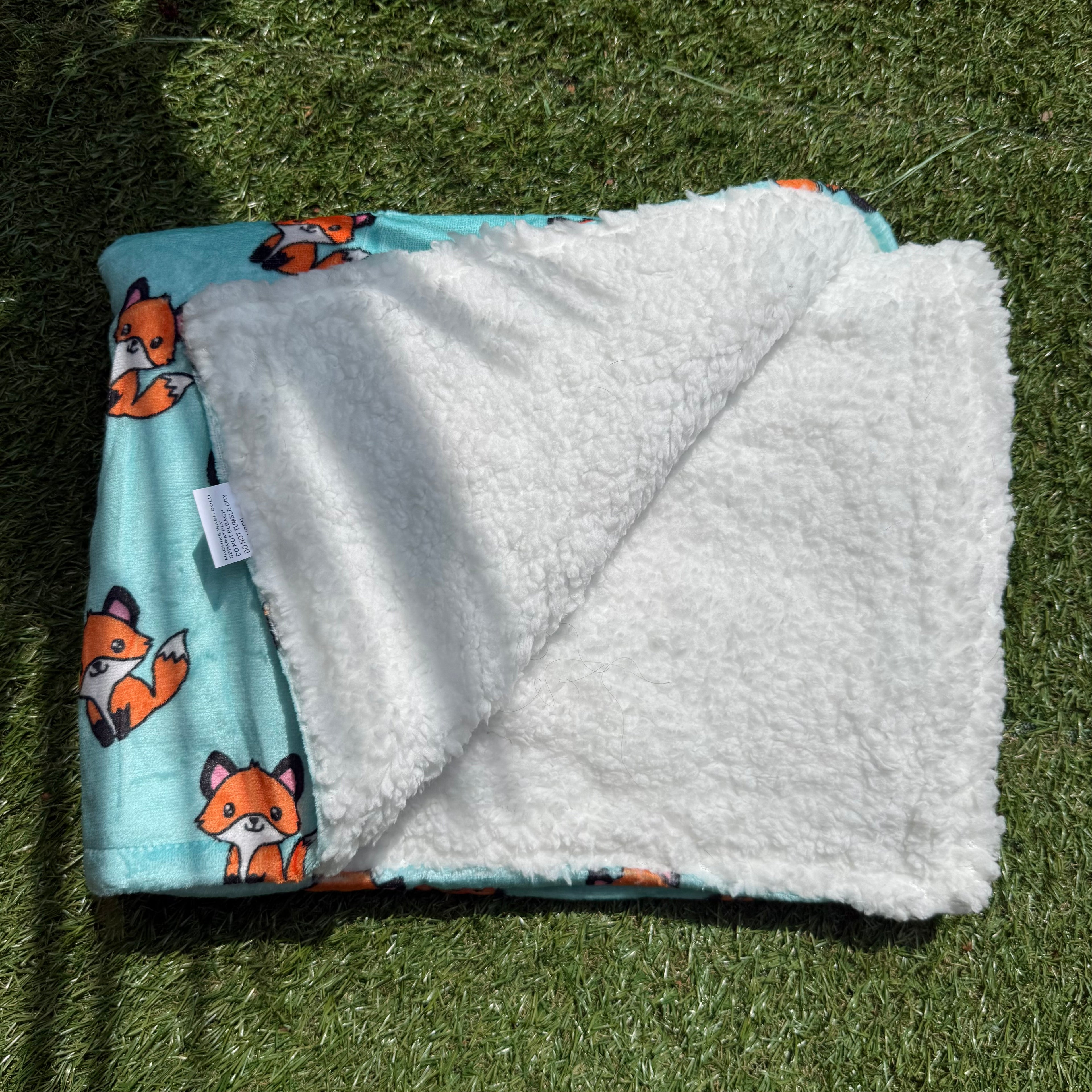 Hondendeken blauw met vosjes - Fur & Fox
