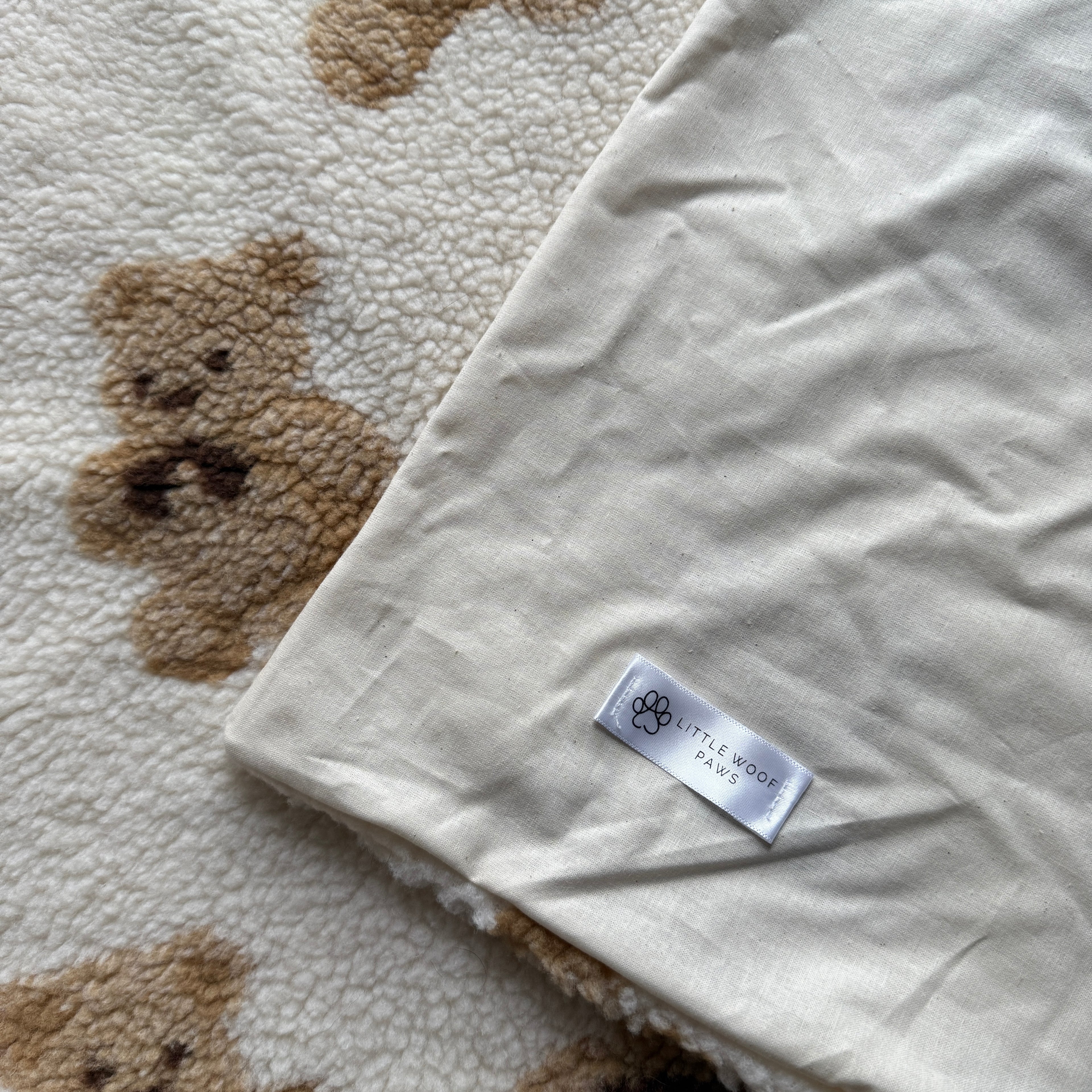 Handgemaakt - Bear hondenkleedje beige met beertjes