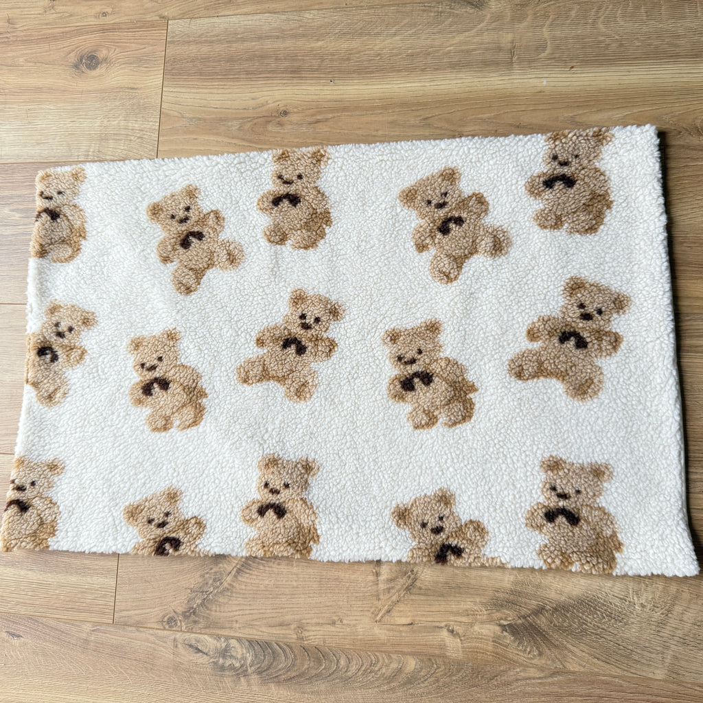 Handgemaakt - Bear hondenkleedje beige met beertjes